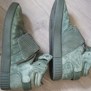 Adidas tubular invader strap